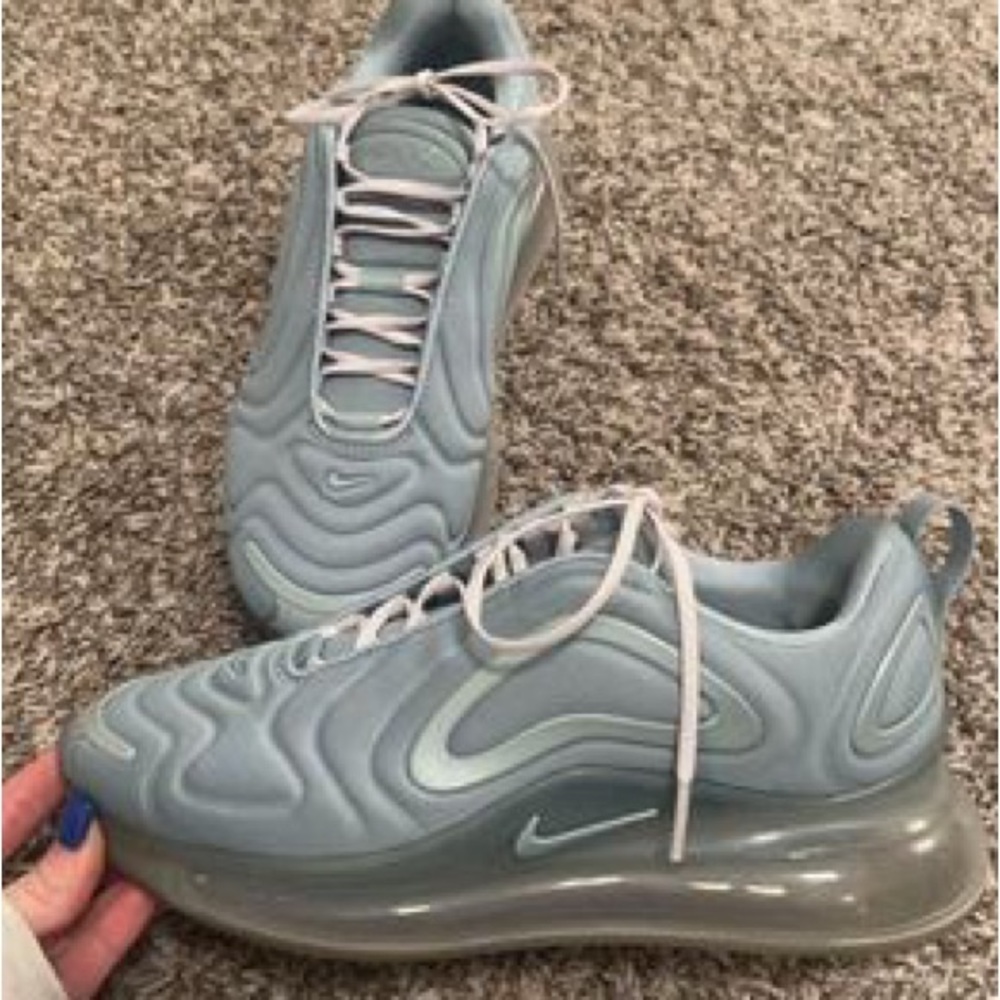 Nike Air Max 720— Size 7